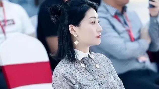 宗馥莉接手娃哈哈宏振飲用水公司，新一代領(lǐng)導(dǎo)力的崛起與挑戰(zhàn)