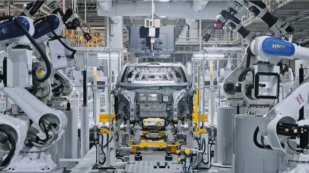 國產(chǎn)機器人批量上崗汽車主機廠，自主創(chuàng)新里程碑事件