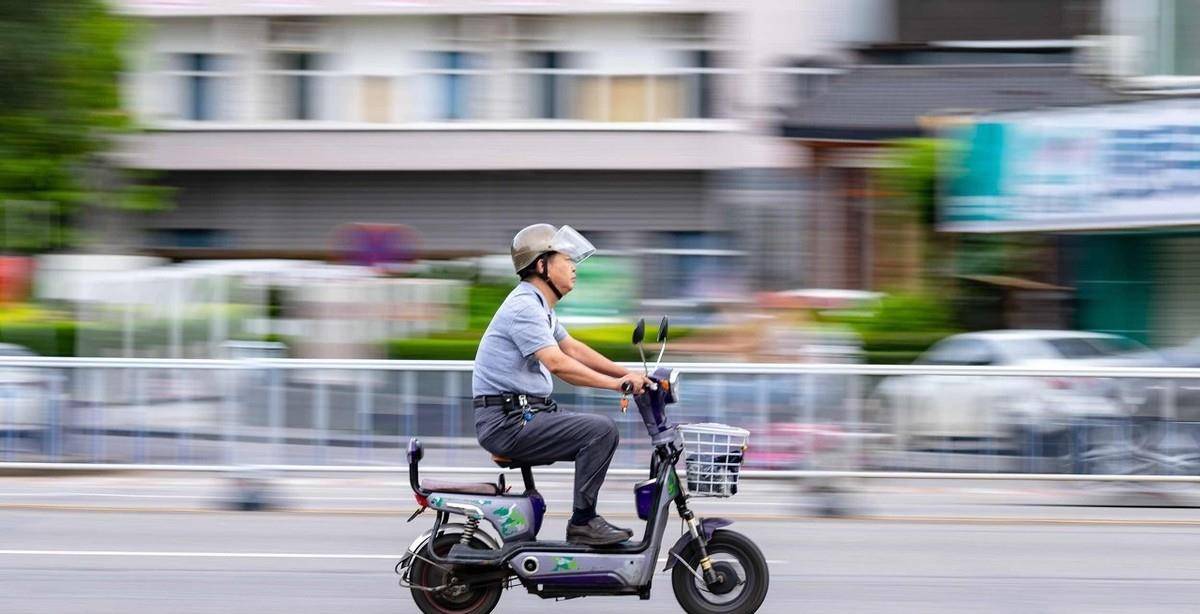 電動(dòng)車新規(guī)實(shí)施，助力安全出行