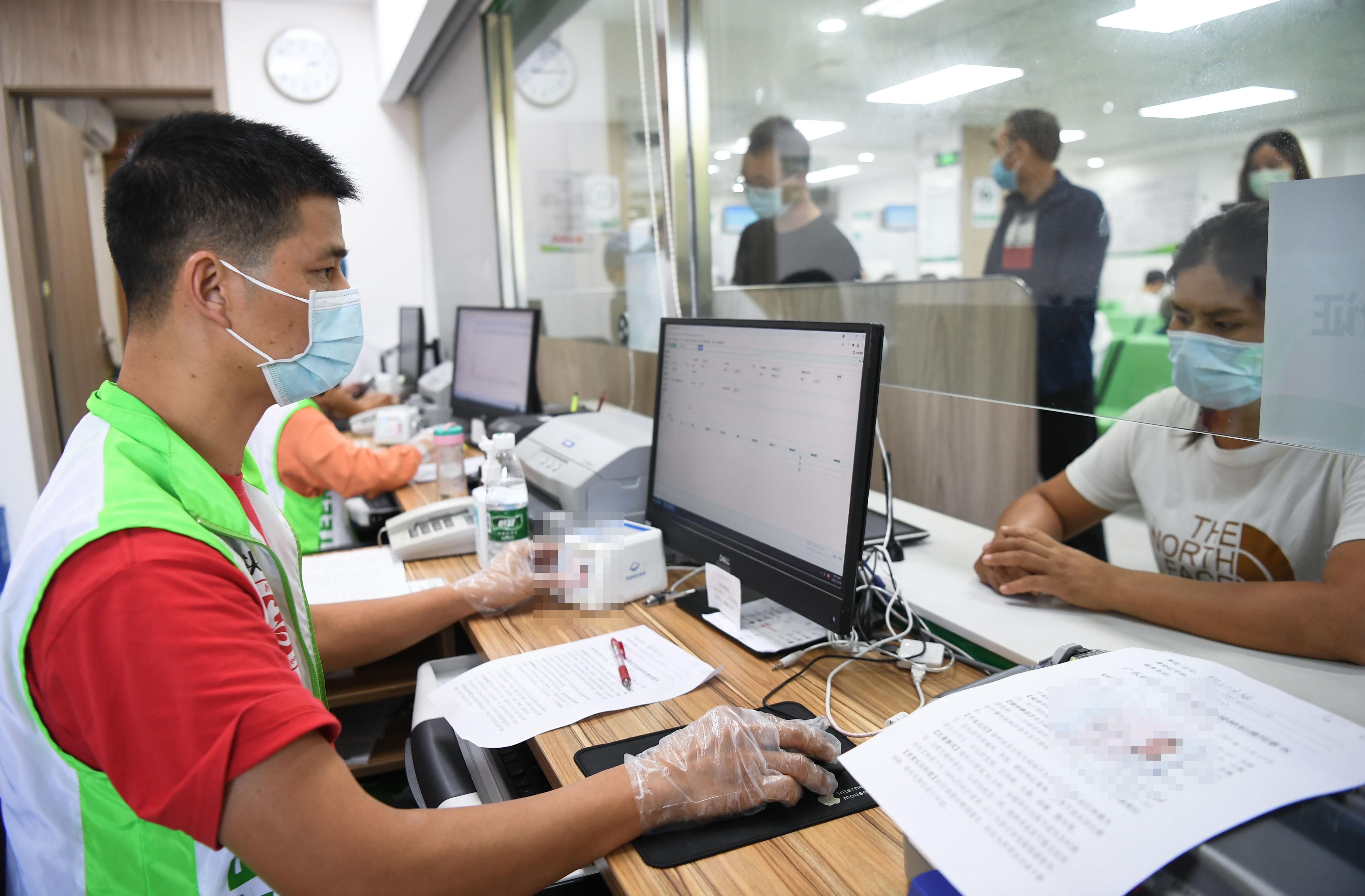 提升新冠疫苗加強針接種率，構(gòu)建全民免疫屏障的關鍵之路