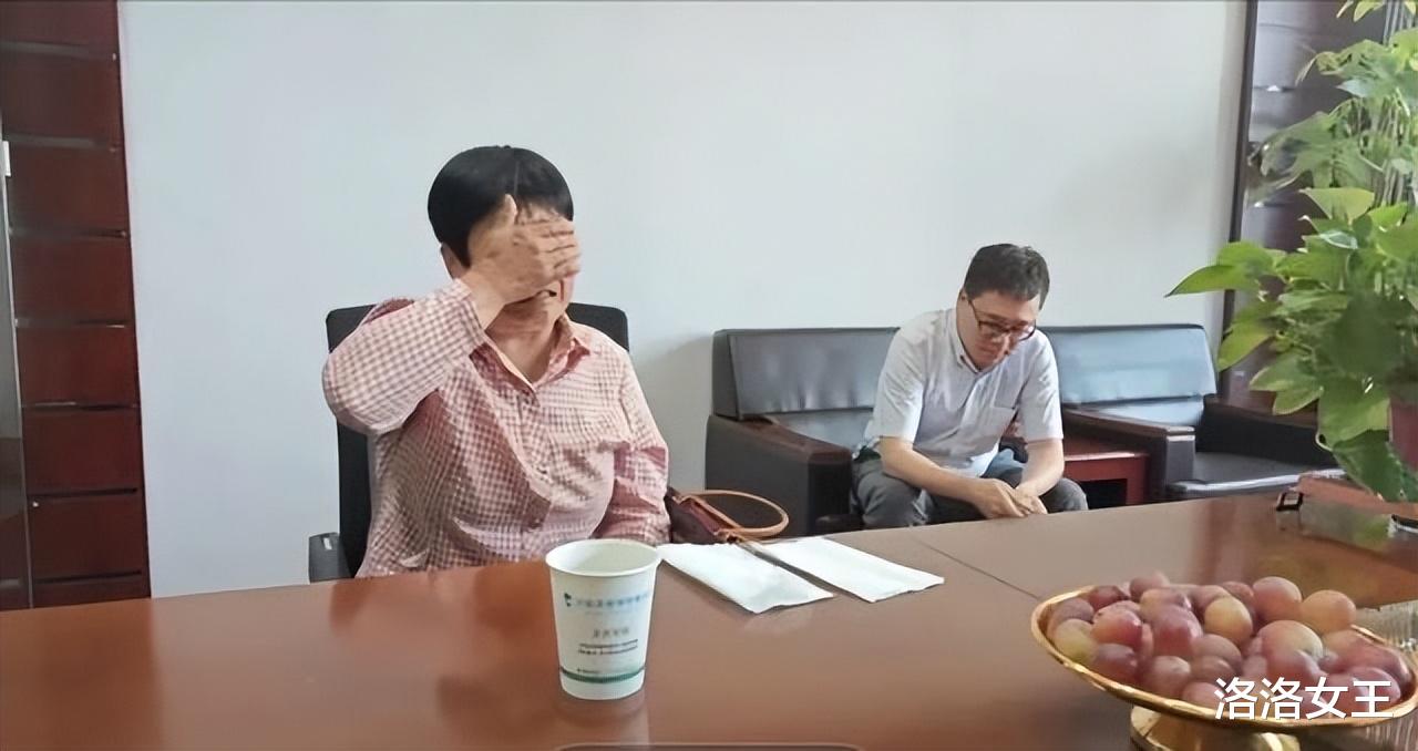 律師解讀兇手?jǐn)[宴受害者門前事件，荒誕背后的道德倫理深度探討