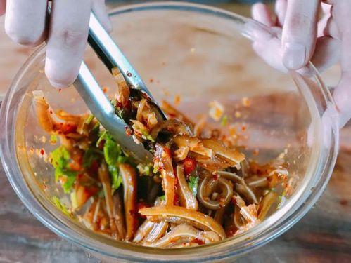 剩飯冷藏處理指南，確保食品安全，正確處理剩余食物