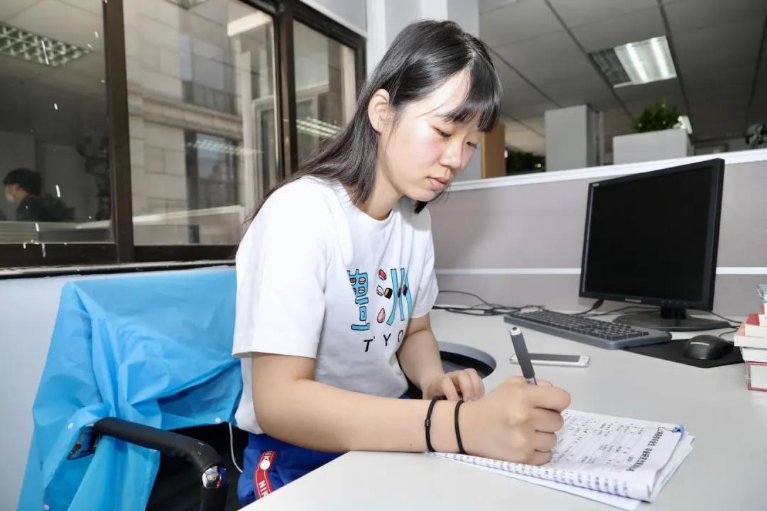 高校畢業(yè)生就業(yè)數(shù)據(jù)發(fā)布引發(fā)社會熱議