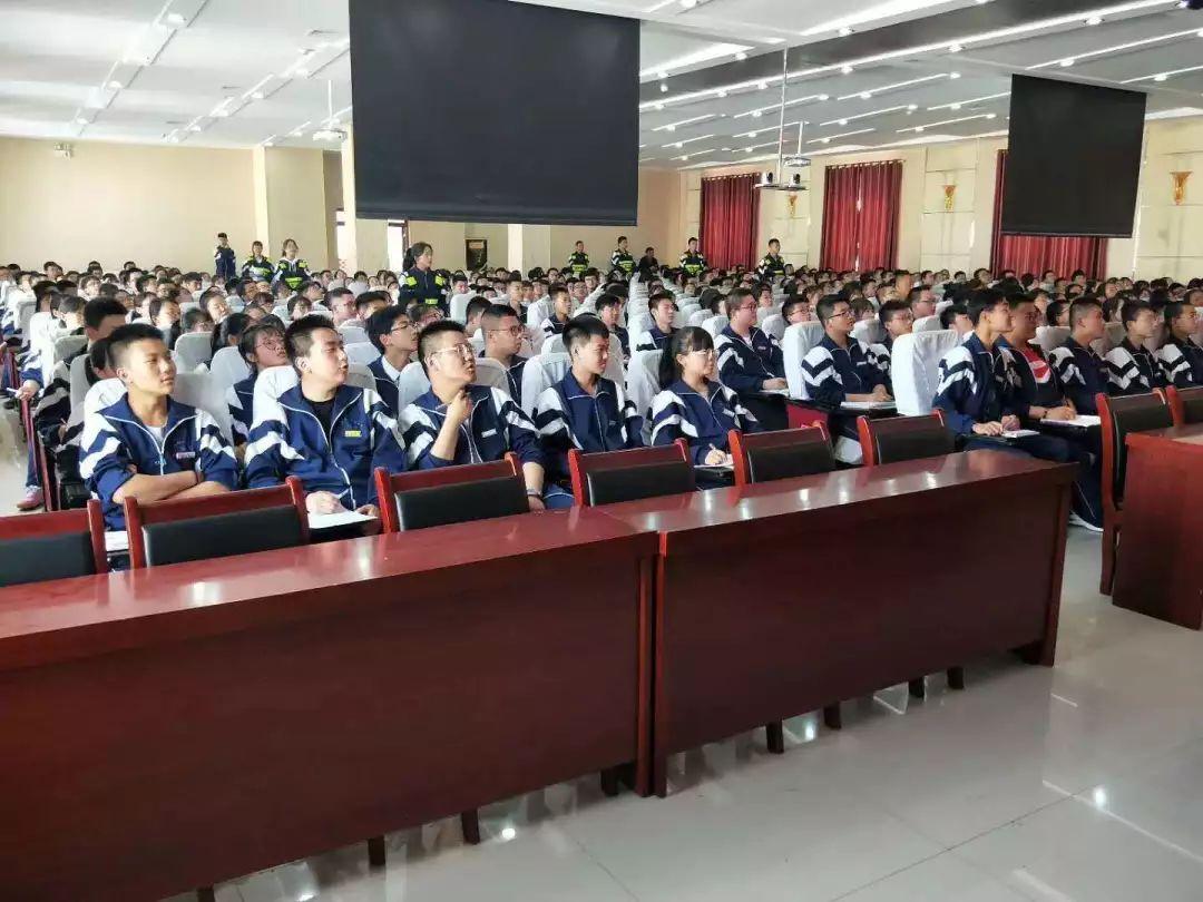 教育部門加強(qiáng)青少年心理健康教育監(jiān)督的措施與策略