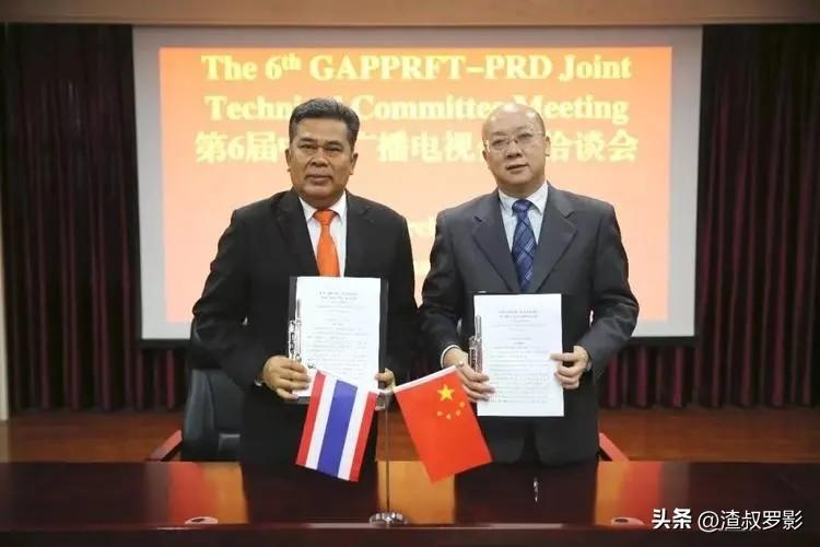 俄客機(jī)泰國途中緊急降落，考驗(yàn)人性的航空之旅
