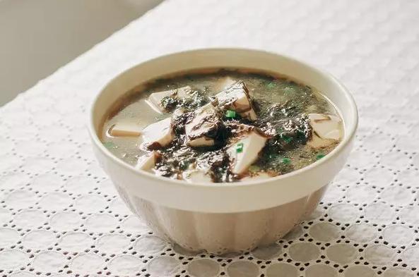 養(yǎng)生食譜如何幫助調節(jié)甲狀腺功能,科學推進實踐路徑_銳航版38.07.90